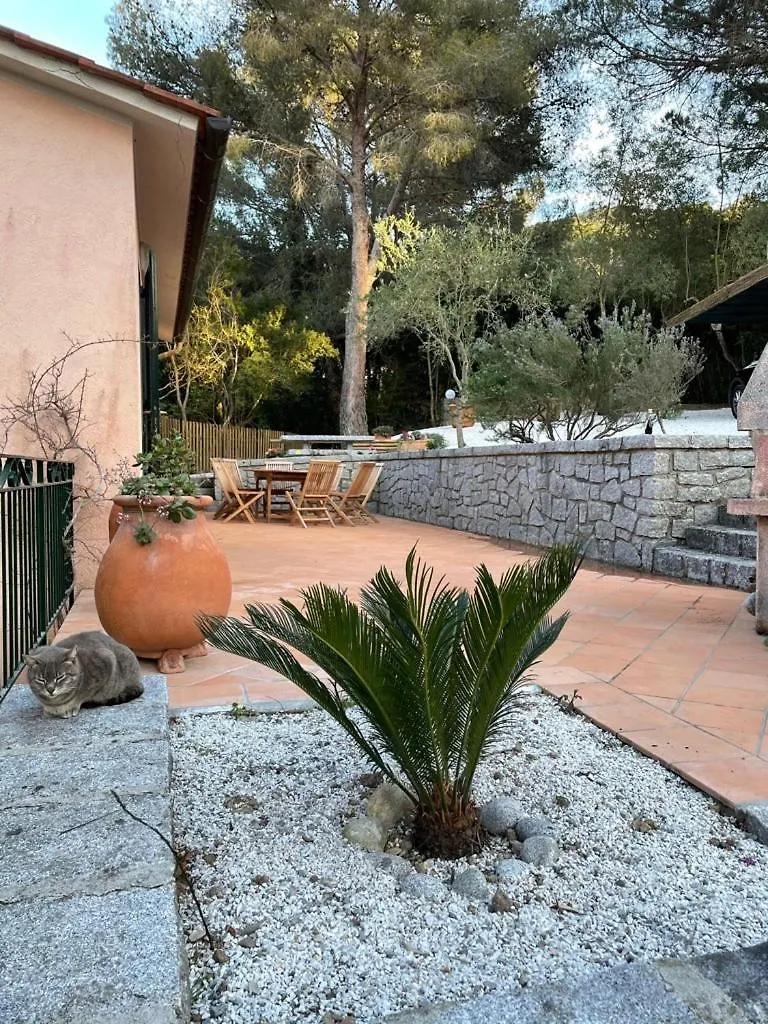 Residenza Le Sughere Procchio  Italia